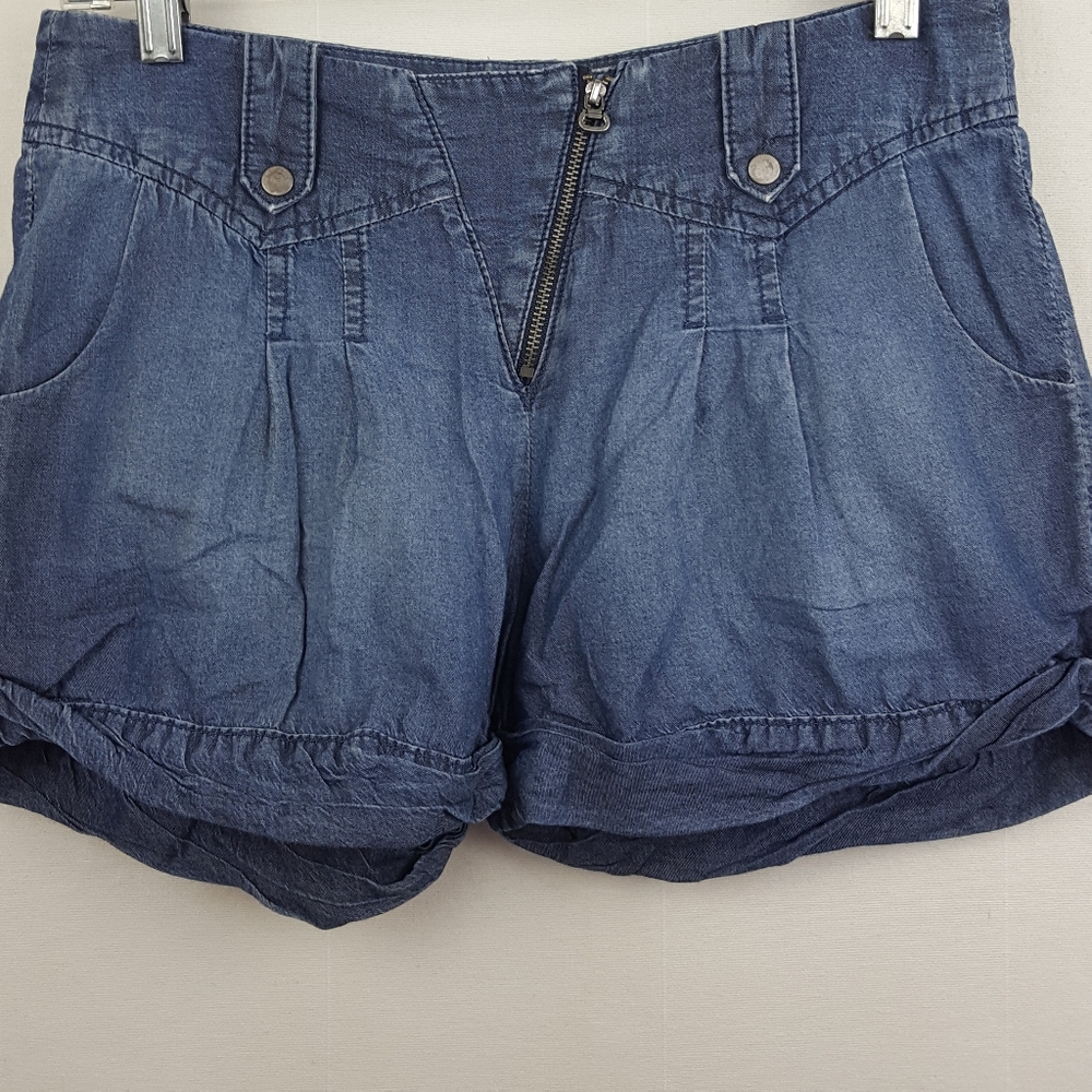 Bcbgeneration Blue Chambray Cuffed Zipper Shorts 8